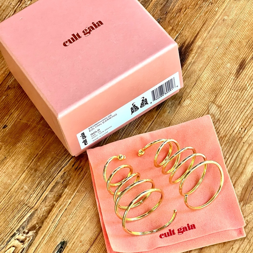 🌺🎉HP🎉🌺 NWT Cult Gaia Ezlynn Gold Serpentine Earrings - Picture 2 of 16